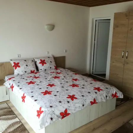 къща генчеви Pensiune 3*