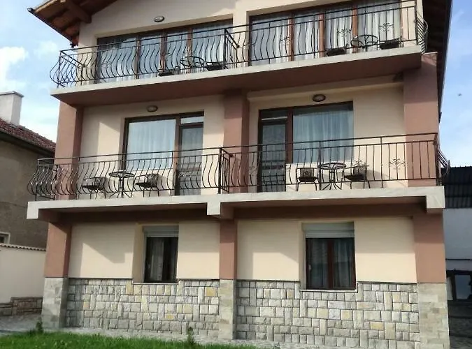 къща генчеви 3*